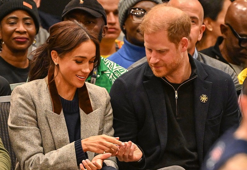 Меган Маркл и принца Гарри раскритиковали за «демонстрацию нежности» на публике