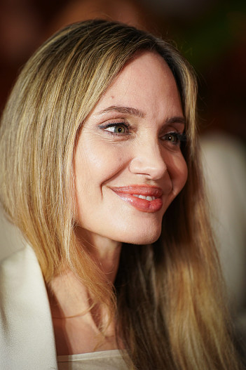 Анджелина Джоли