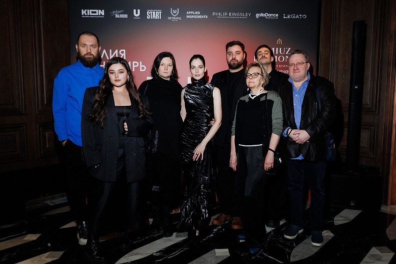 Команда сериала&nbsp;«Танго на осколках»