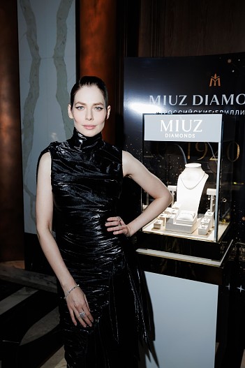 Юлия Снигирь (украшения MIUZ Diamonds)