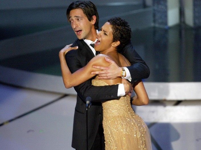 Эдриен Броуди и Холли Берри