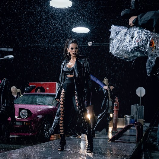 Съемки клипа на песню «Чёрное пальто»