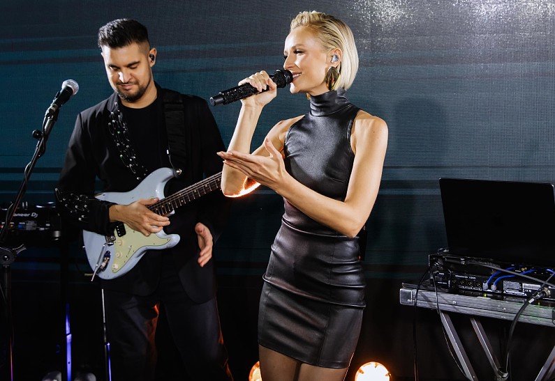 Полина Гагарина, SEREBRO, Betsy, Bearwolf, Митя Фомин выступили на «Вечернем Звуке»