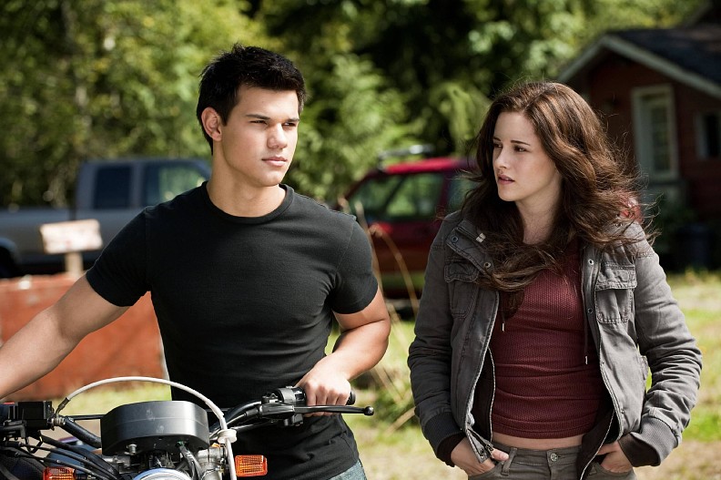 Тейлор Лотнер и Кристен Стюарт в саге&nbsp;«Сумерки»