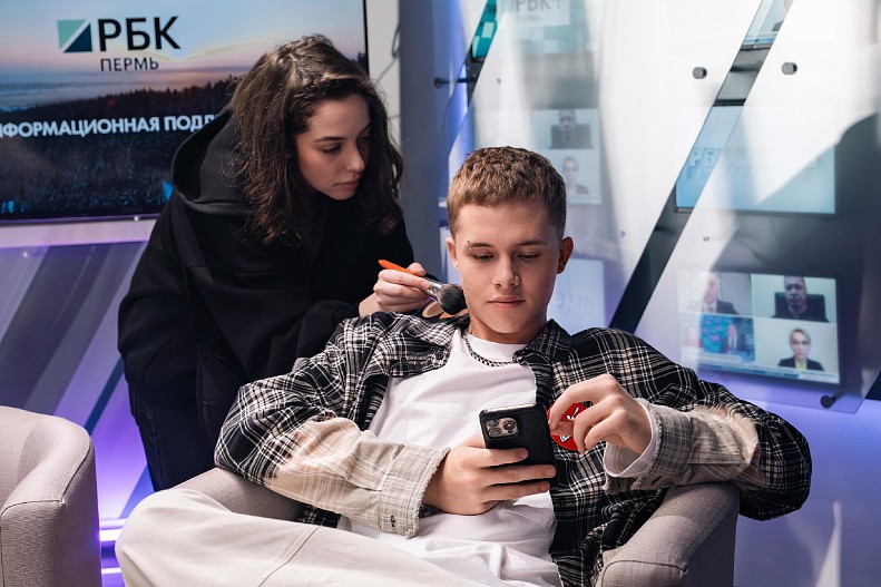 Леон Кемстач