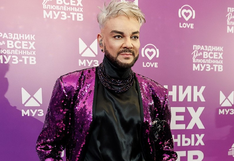 Филипп Киркоров, Люся Чеботина, Апртём Качекр и другие артисты выступили на «Празднике для всех влюблённых МУЗ-ТВ в Государственном Кремлёвском Дворце»