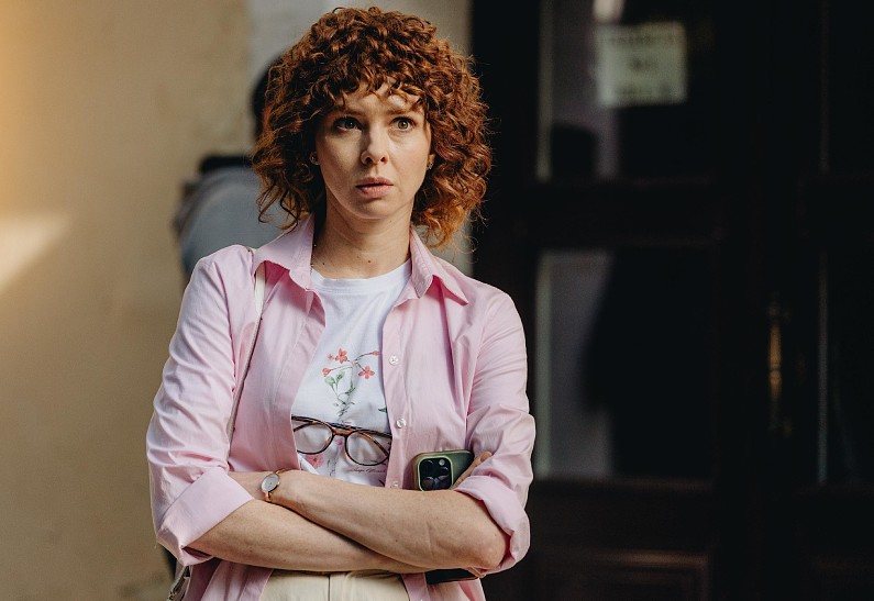 Елена Николаева, Владислав Ветров, Алексей Розин на съемках романтической комедии «Три плюс три»