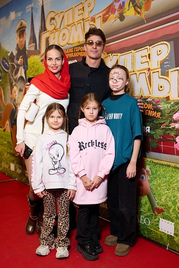 Станислав Бондаренко с семьей
