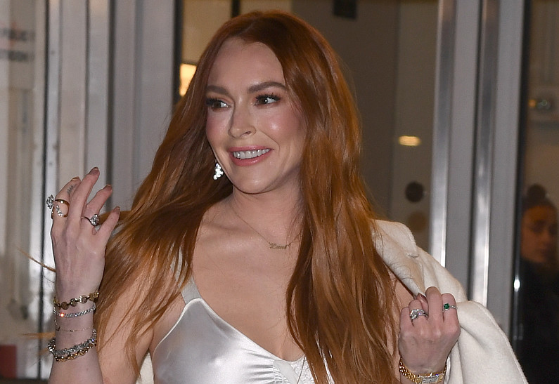 Линдси Лохан поделилась редкими фотографиями годовалого сына