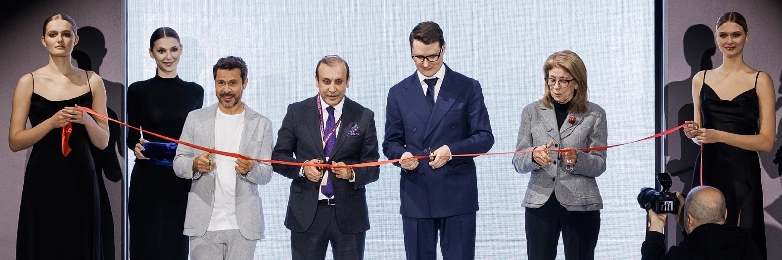 Церемония открытия: Павел Деревянко, генеральный директор «Экспо Фьюжн» Александр Шайников и вице-президент стамбульской ассоциации экспортеров одежды iHKiB Мустафа Пашахан