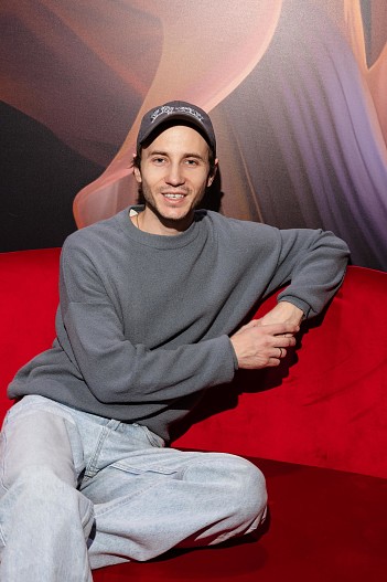 Антон Азаров