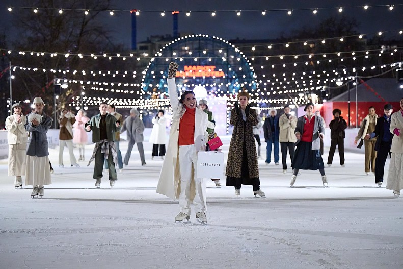 Анастасия Игнатьева и фигуристы показа