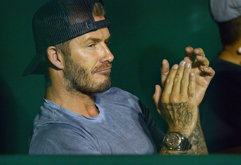 Ромео Бекхэм воссоздал культовые фото отца и рассмешил фанатов 