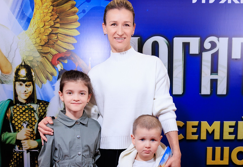 Татьяна Волосожар, Лянка Грыу, Виктория Дайнеко и другие гости семейного шоу «Богатыри»