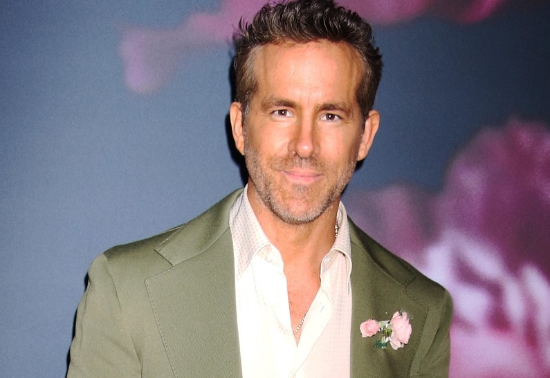 Бывший коллега Райана Рейнольдса раскритиковал актера за поведение на съемках