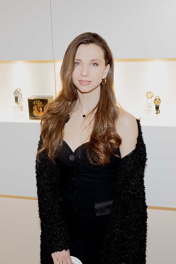 Анна Тихомирова