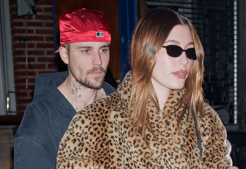 Друзья Хейли Бибер советуют ей расстаться с Джастином: при чём здесь Селена Гомес?