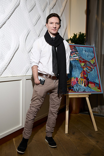 Посол фонда Жизнь в Движении Александр Похилько и его картина Океан дружбы