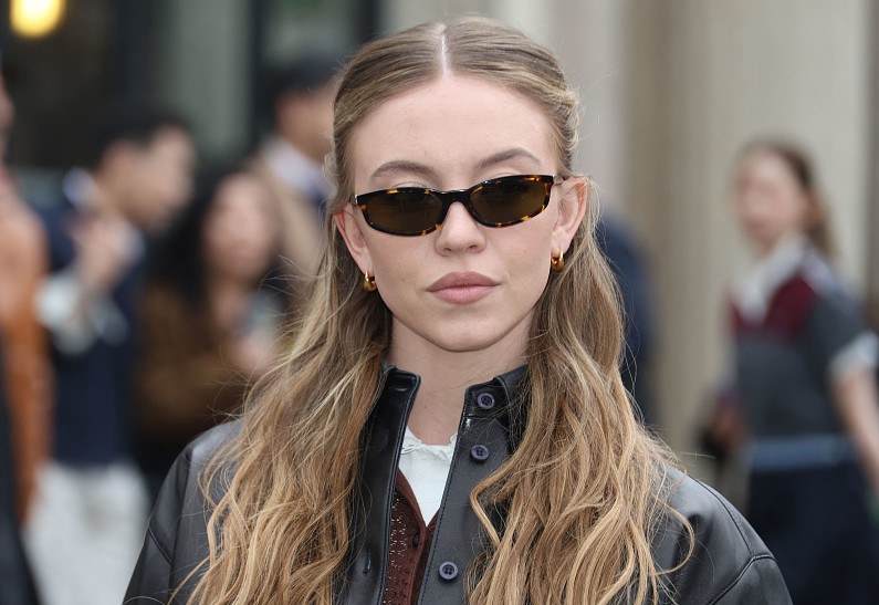 Сидни Суини спровоцировала слухи о расставании с женихом