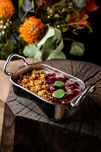 Взбитый йогурт, вишня