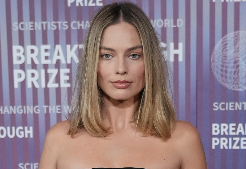 Фанаты раскритиковали внешний вид Марго Робби на съемках экранизации «Грозового перевала»