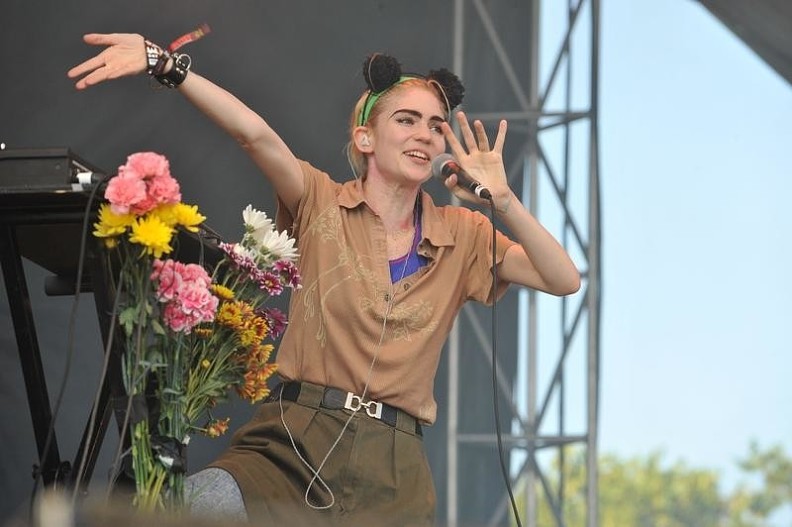 Певица Граймс