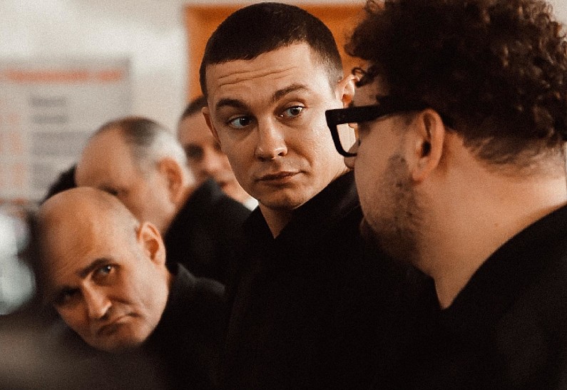 Начались съемки комедийного сериала «Театральная зона» с Борисом Дергачёвым и Никитой Кологривым