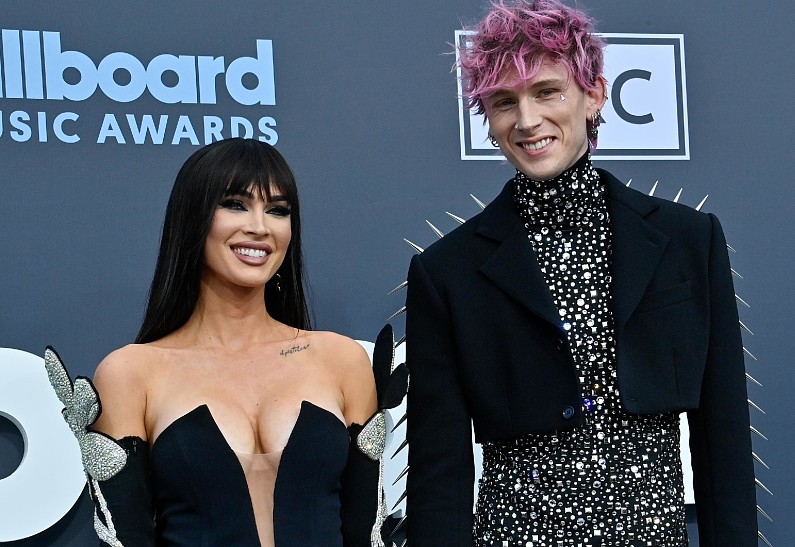 Бывшие возлюбленные Меган Фокс публично поссорились после новости о рождении ребенка