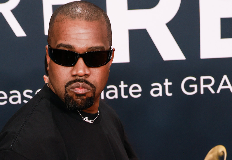 На Канье Уэста снова подали в суд. Что случилось?