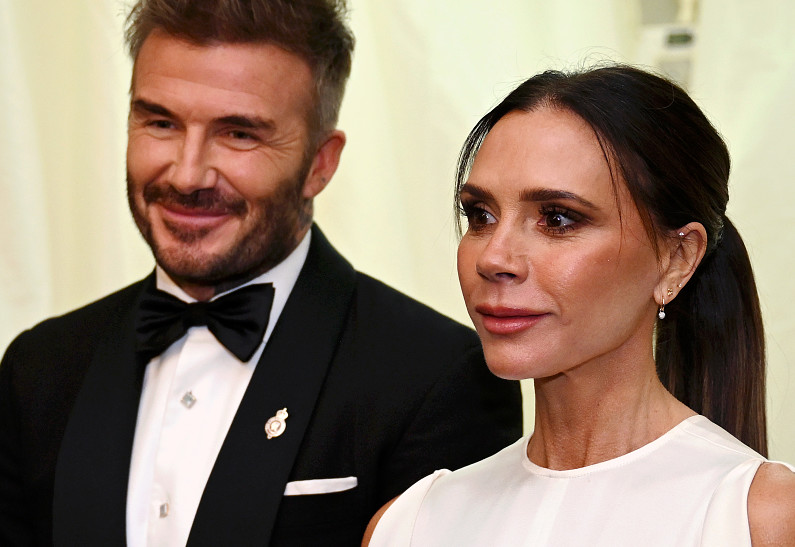 «Было так много слез»: Виктория Бекхэм расскажет об изменах мужа в новом документальном сериале