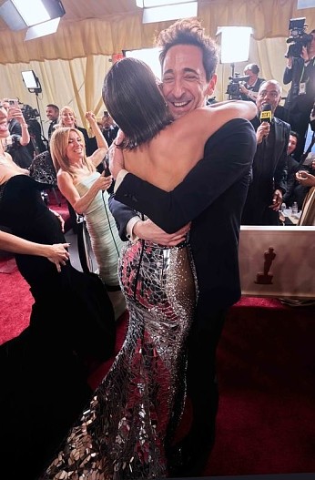 Холли Берри и Эдриана Броуди