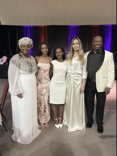 Анджелина Джоли с дочерью Захарой