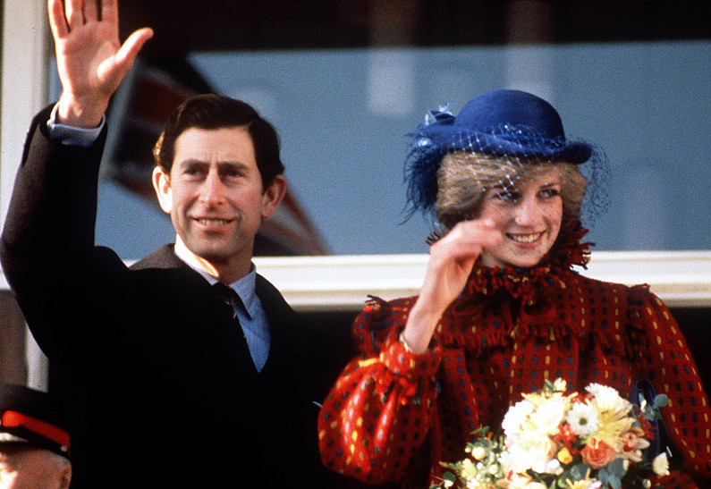 «Знает, насколько несчастной сделал ее»: Карл III расскажет правду о гибели принцессы Дианы