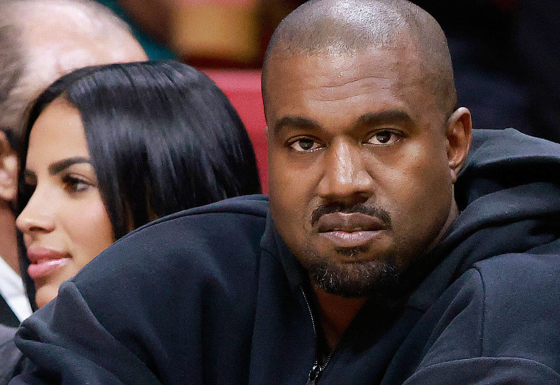 Канье Уэст извинился перед Jay-Z за оскорбление его детей