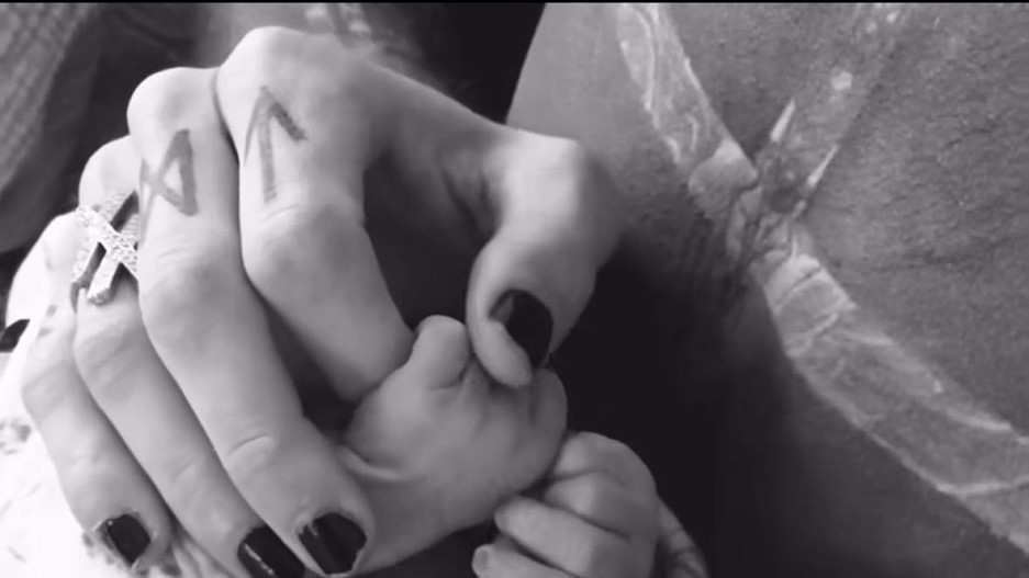 Меган Фокс и Machine Gun Kelly стали родителями