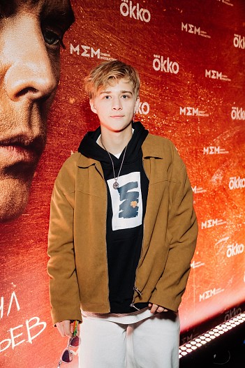 Олег Савостюк