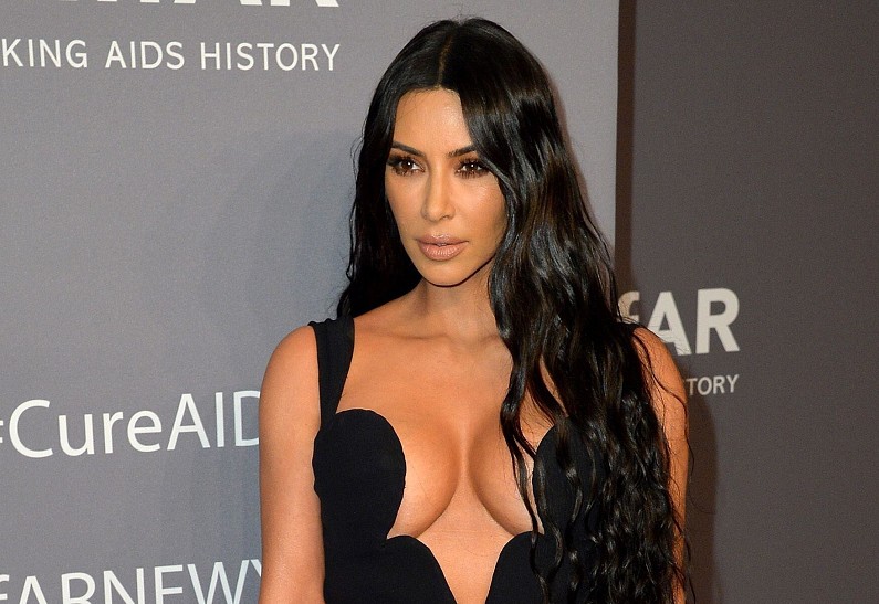 Ким Кардашьян подала в суд на Лану Дель Рей. Что случилось?