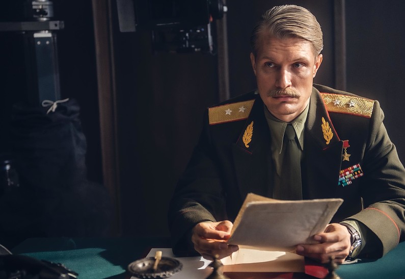 Кирилл Зайцев, Карина Андоленко, Полина Маркелова и другие актеры в сериале «Рослый»