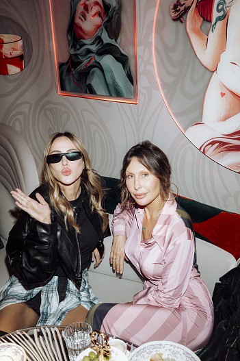 Милана Королёва и Анна Антимоний