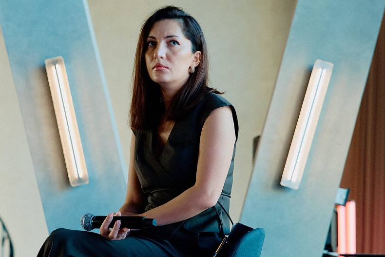 Мадонна Мур