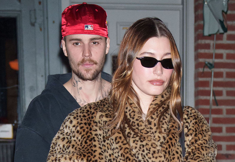 «Он на грани срыва»: Хейли Бибер призвала близких молиться за Джастина Бибера