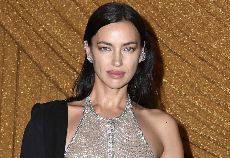 Ирина Шейк поделилась редкими кадрами с дочерью ко Дню матери