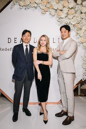 Ким Тэ Хун, Элиса Сагаева, Пак Рэ Хён (Dear Dahlia)