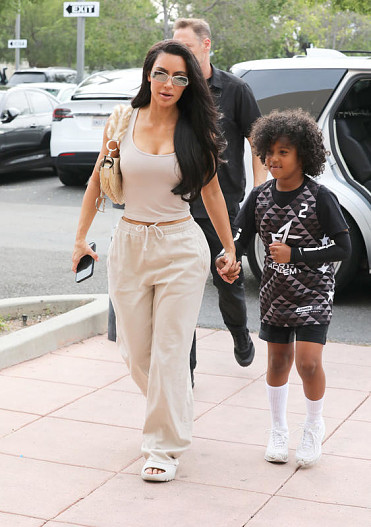 Ким Кардашьян с сыном