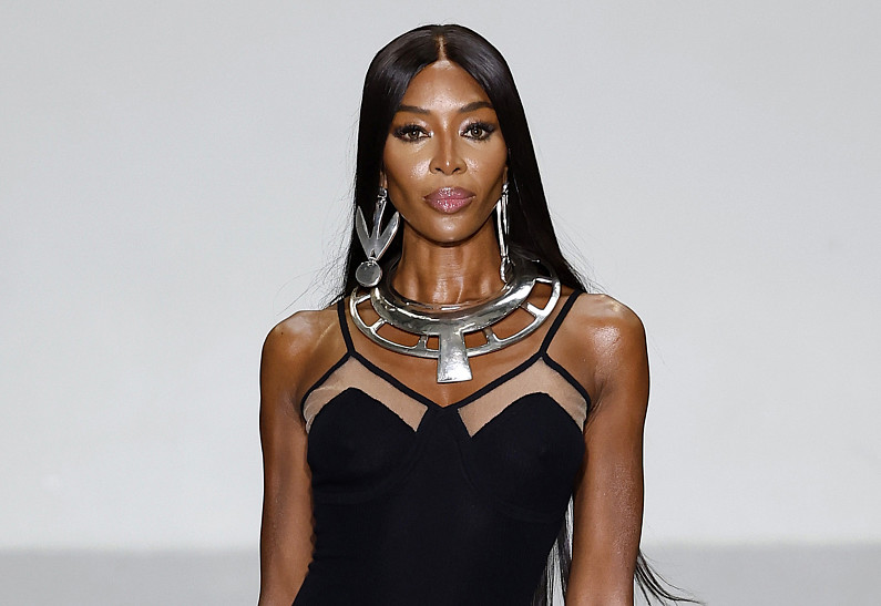 Наоми Кэмпбелл порадовала поклонников редкими фото с детьми