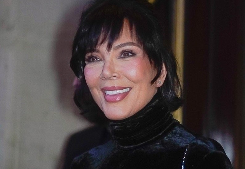 Крис Дженнер выставила на продажу свои лучшие наряды. И вот почему!