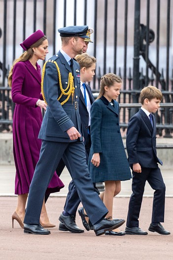Принц Уильям и Кейт Миддлтон с детьми