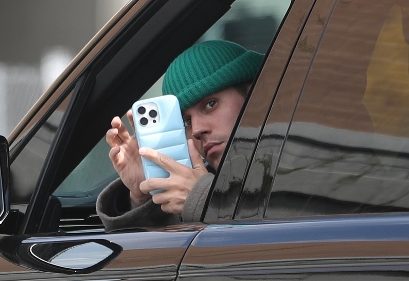 Друзья обеспокоены поведением и тратами Джастина Бибера