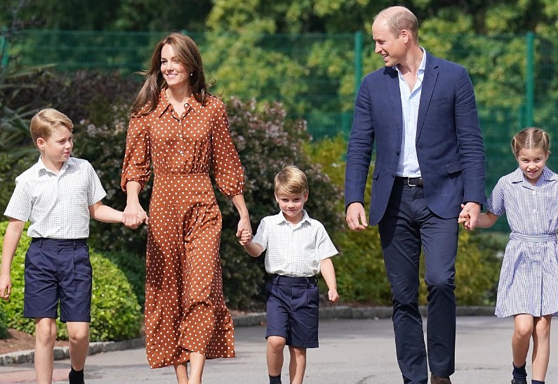 Принц Уильям и Кейт Миддлтон увезли детей на секретный праздник