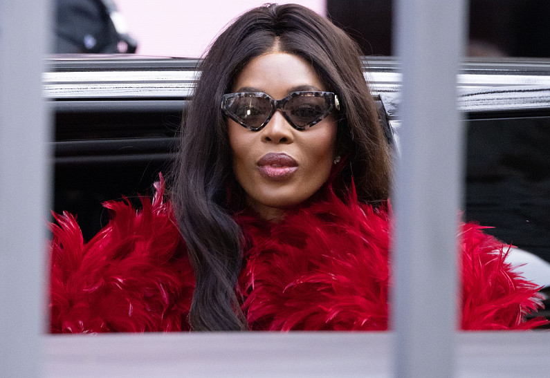 Почему Анна Винтур исключила Наоми Кэмпбелл из списка гостей Met Gala? Рассказываем!